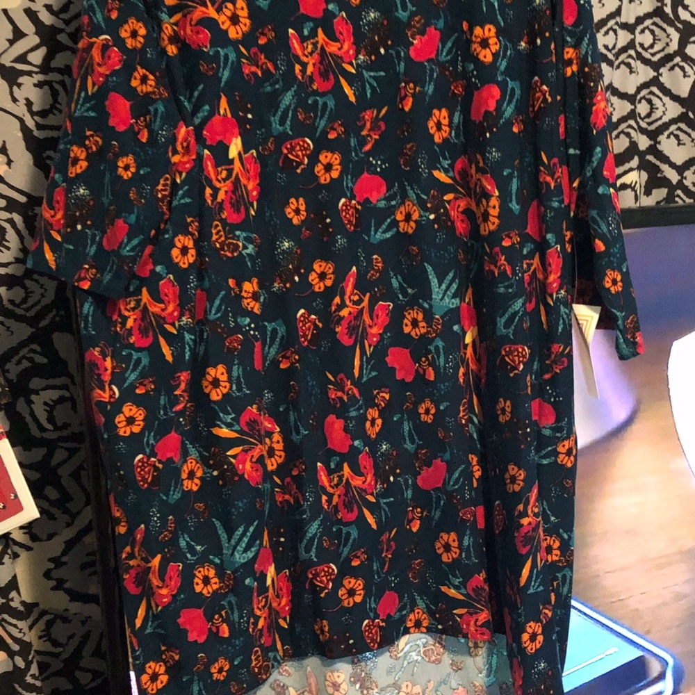 LuLaRoe top